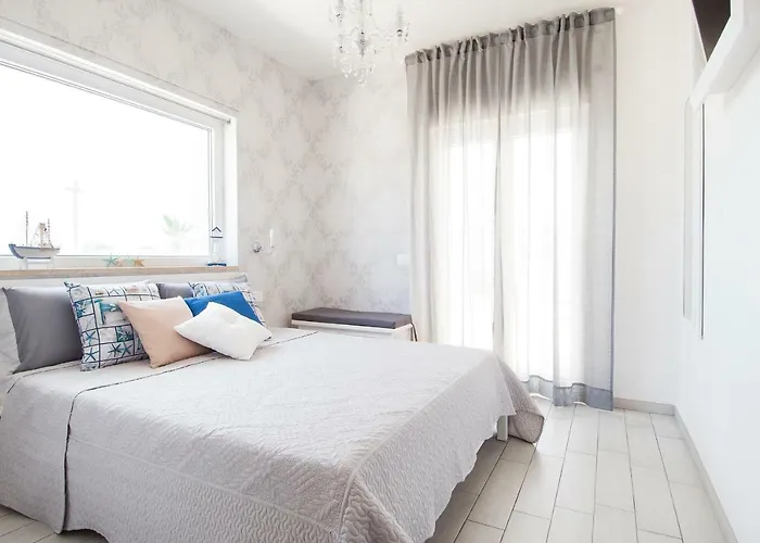 Hellen House Monopoli