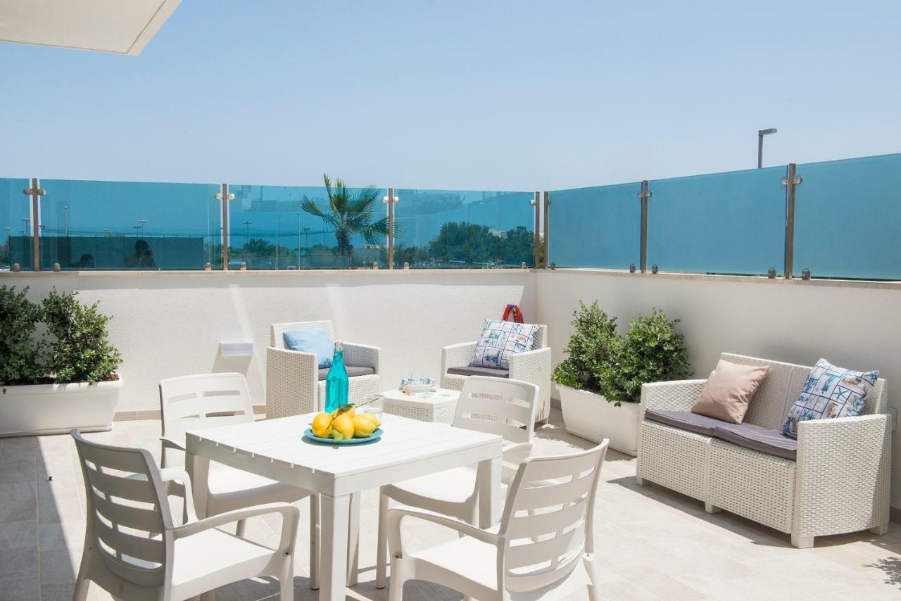Holiday home Hellen House